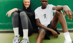 Para biegania? Zobacz, jakie skarpetki do biegania noszą sportowcy na korcie. Komfort i styl w jednym.