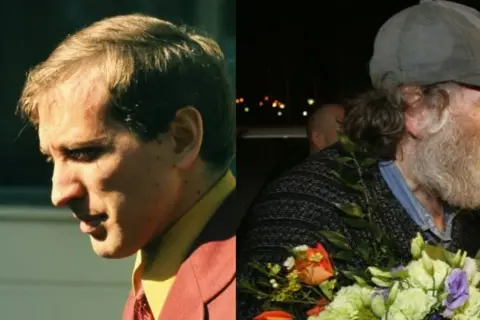 Młody i starszy Bobby Fischer, uznawany za najlepszego szachistę w historii, z bukietem kwiatów.