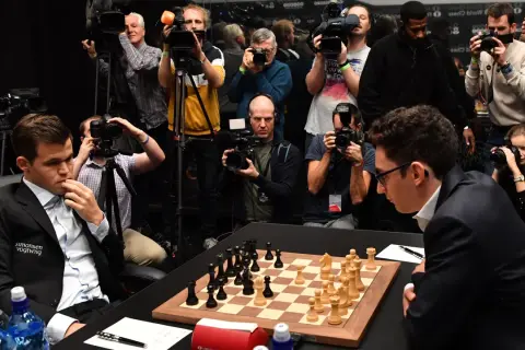 Szachy: sport ekstremalny? Ile kalorii spalasz przy szachownicy?