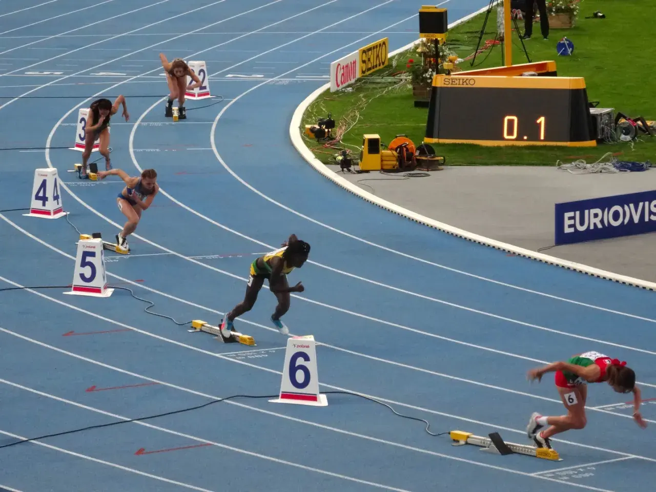 Biegaczki na 400 m, jedna z nich walczy o rekord Polski.